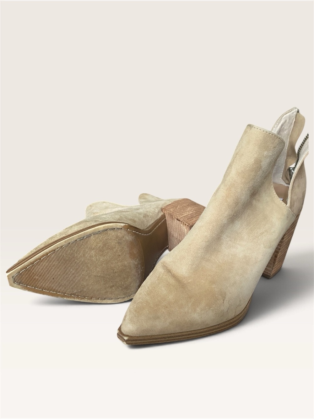 Steve Madden Alyse Suede Pointed Toe V-Cut Out Stacked Block Heel Ankle Booties - Picture 3 of 6